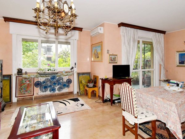 appartamento in vendita a Milano in zona Porta Genova