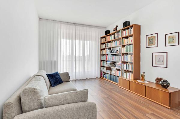 appartamento in vendita a Milano in zona Barona