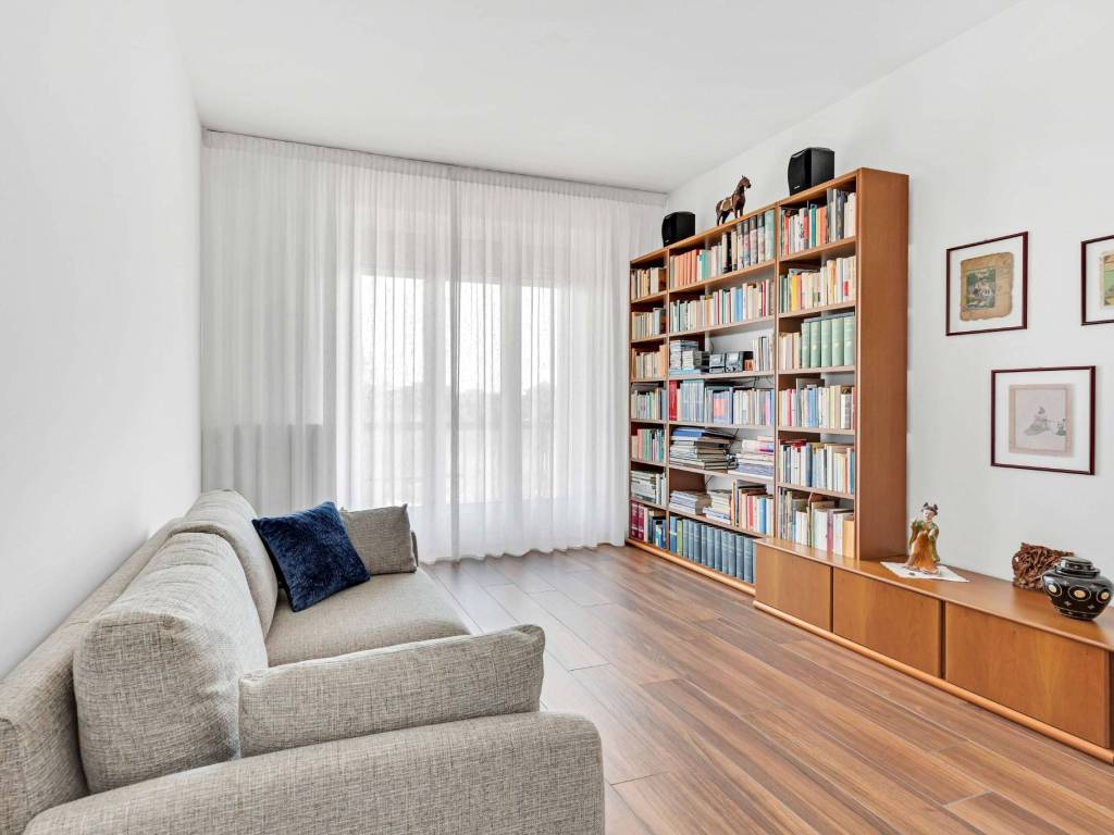 appartamento in vendita a Milano in zona Famagosta