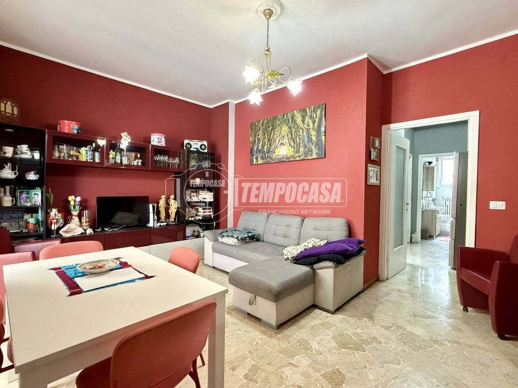 appartamento in vendita a Milano in zona Baggio