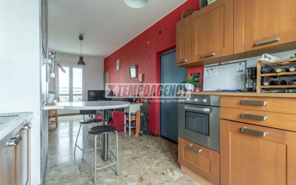 appartamento in vendita a Milano in zona Famagosta