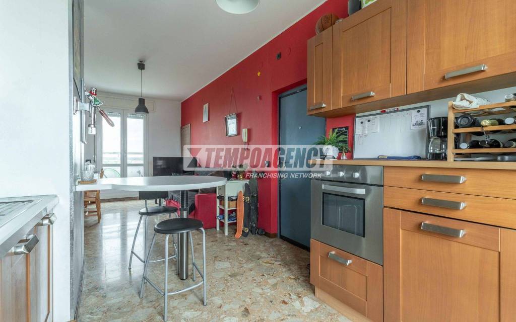 appartamento in vendita a Milano in zona Famagosta