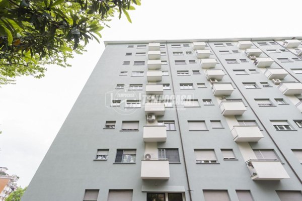 appartamento in vendita a Milano in zona Lorenteggio