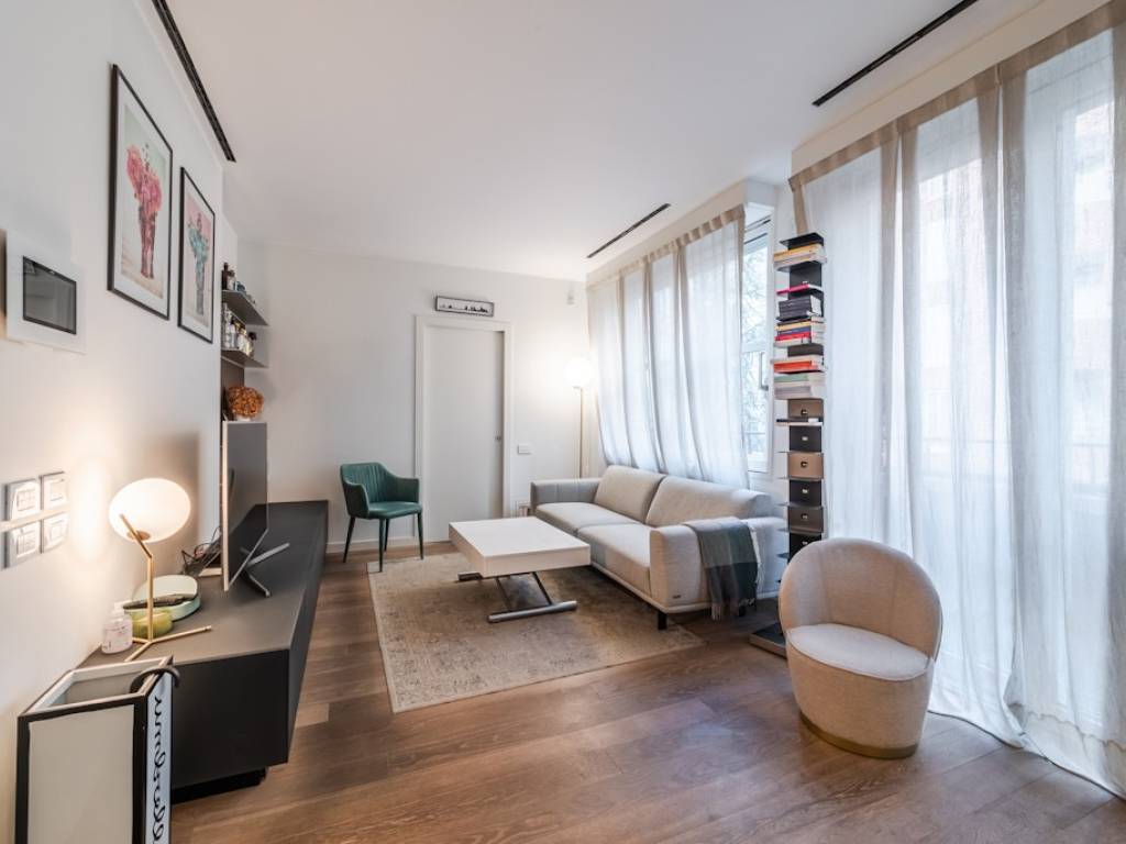 appartamento in vendita a Milano in zona Cadorna