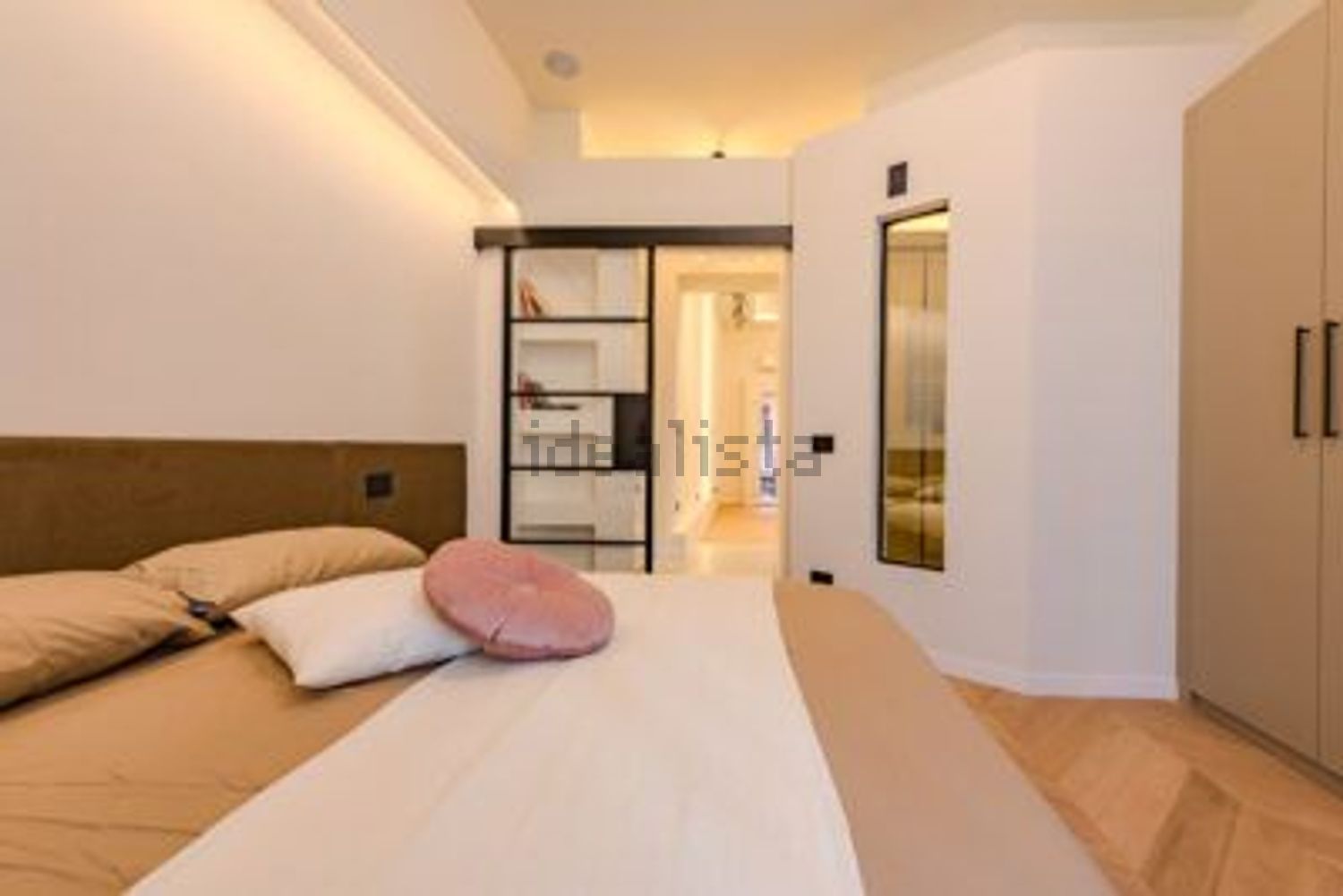 appartamento in vendita a Milano in zona Loreto