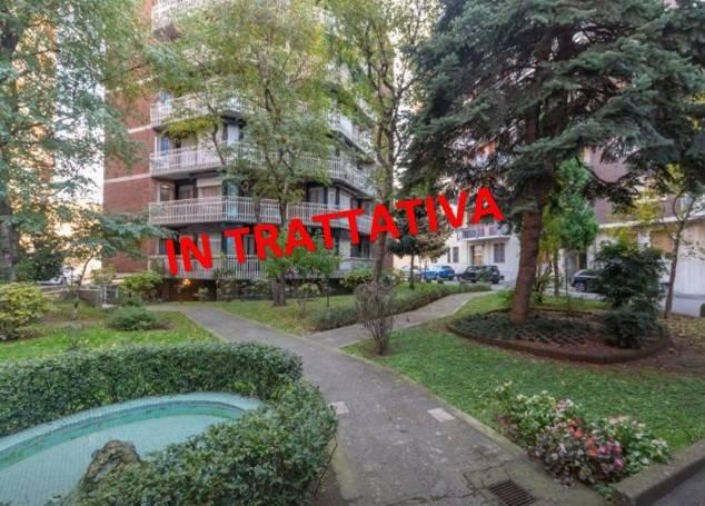 appartamento in vendita a Milano in zona Lorenteggio