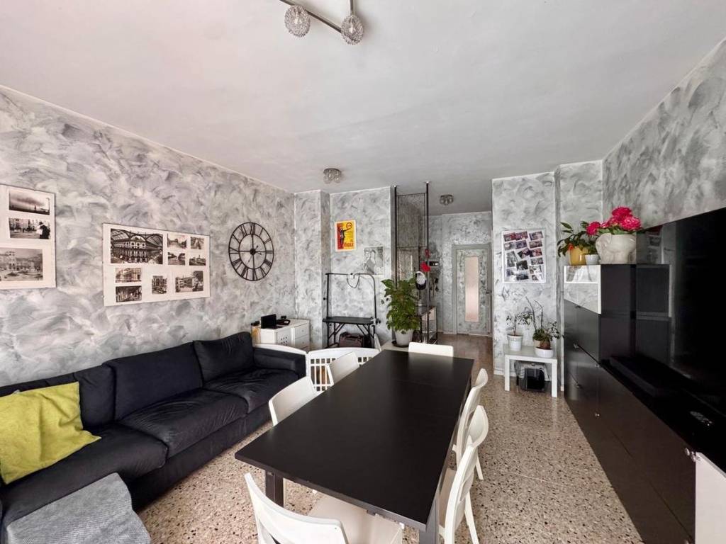 appartamento in vendita a Milano in zona Ronchetto sul Naviglio