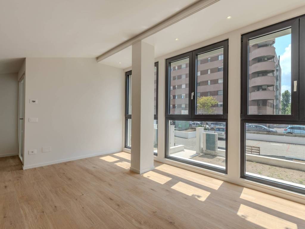 appartamento in vendita a Milano in zona Famagosta