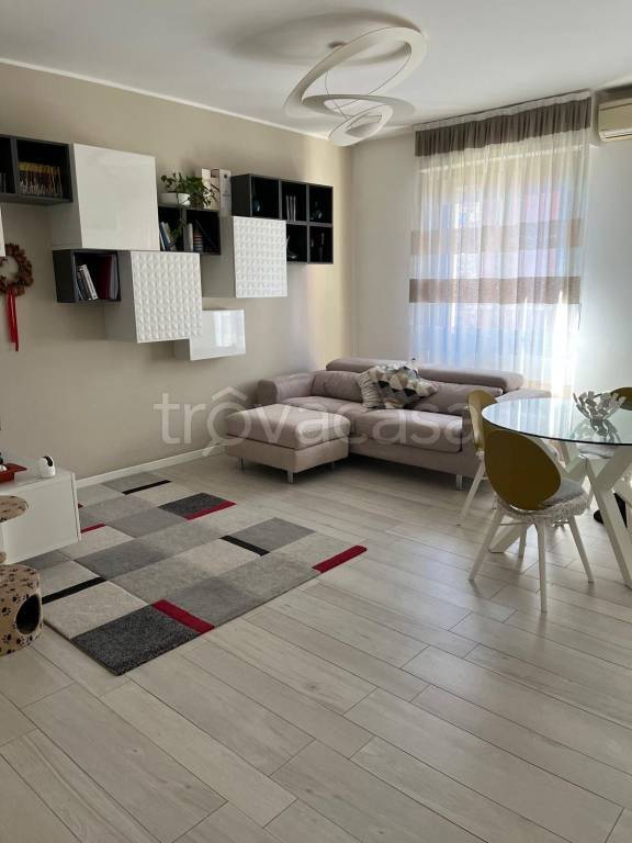 appartamento in vendita a Milano in zona Piazzale Lodi