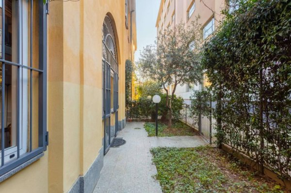 appartamento in vendita a Milano in zona Porta Genova