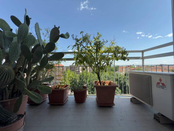 appartamento in vendita a Milano in zona Corvetto