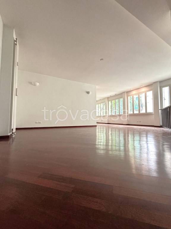 appartamento in vendita a Milano in zona Città Studi