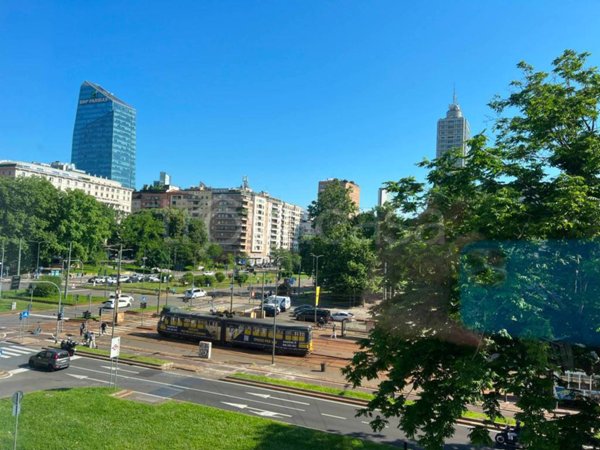 appartamento in vendita a Milano in zona Porta Nuova