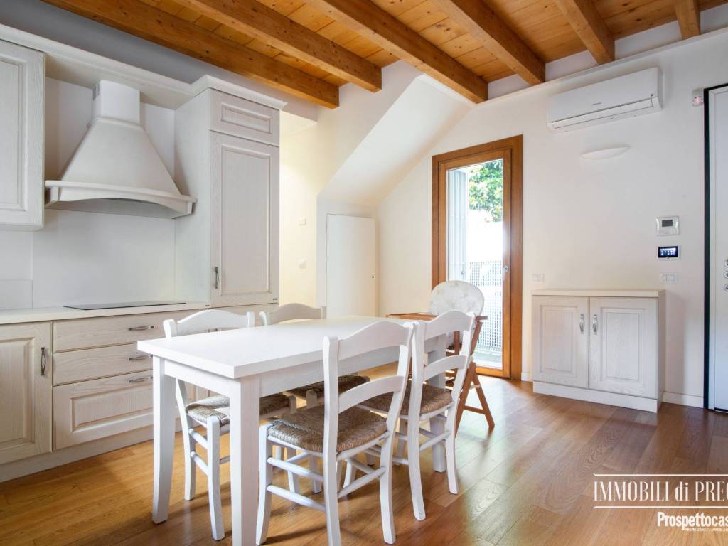 casa indipendente in vendita a Milano in zona Città Studi
