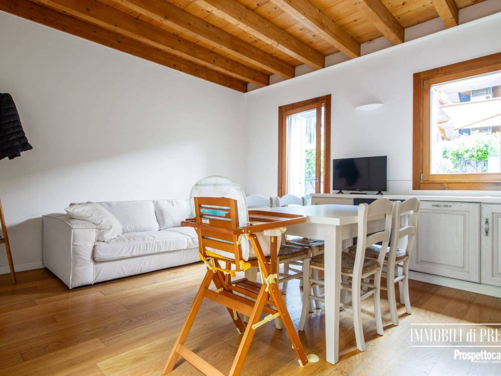appartamento in vendita a Milano in zona Città Studi