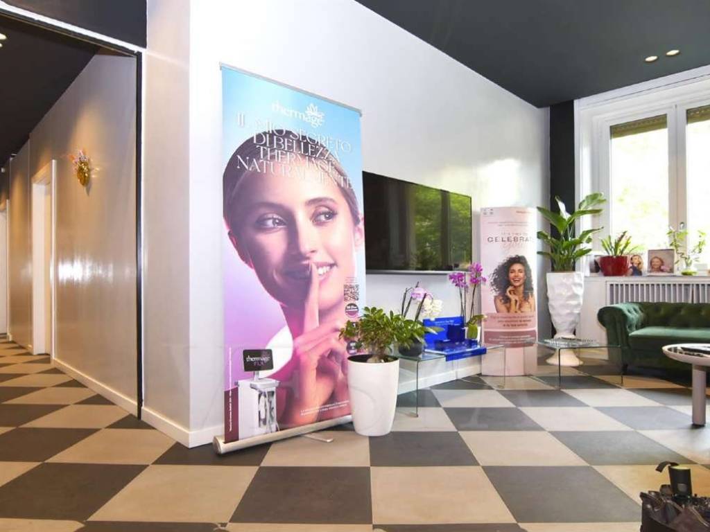 ufficio in vendita a Milano in zona Porta Nuova