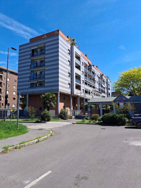 appartamento in vendita a Milano in zona Baggio