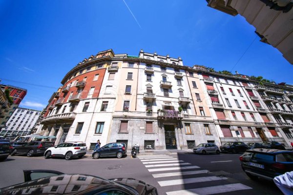 appartamento in vendita a Milano in zona Guastalla