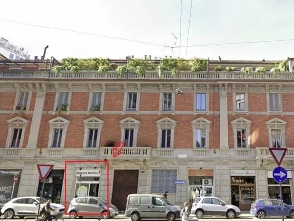 negozio in vendita a Milano in zona Porta Nuova