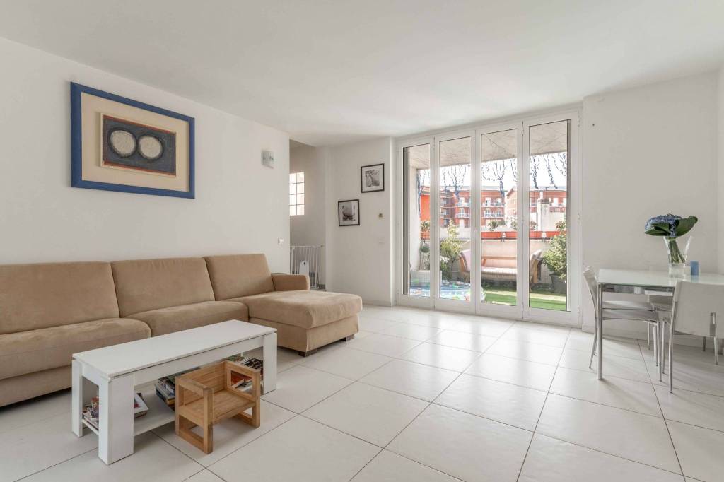 appartamento in vendita a Milano in zona Famagosta