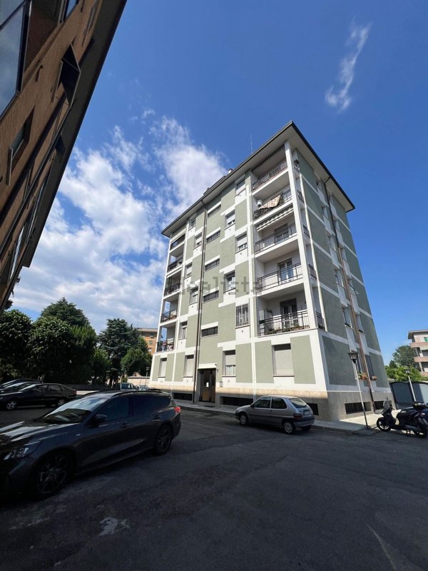 appartamento in vendita a Milano in zona Gorla