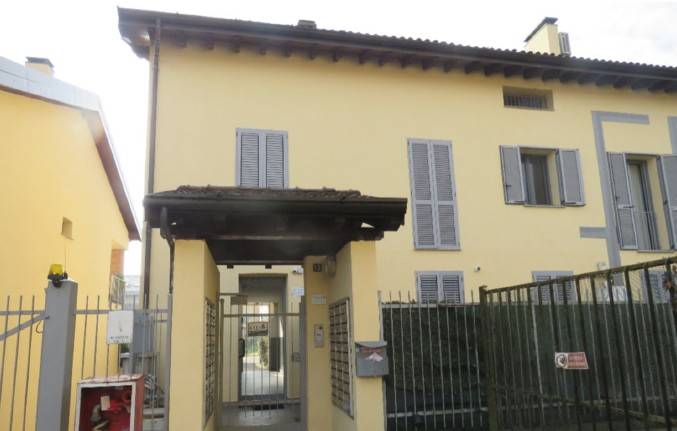 appartamento in vendita a Milano in zona Barona