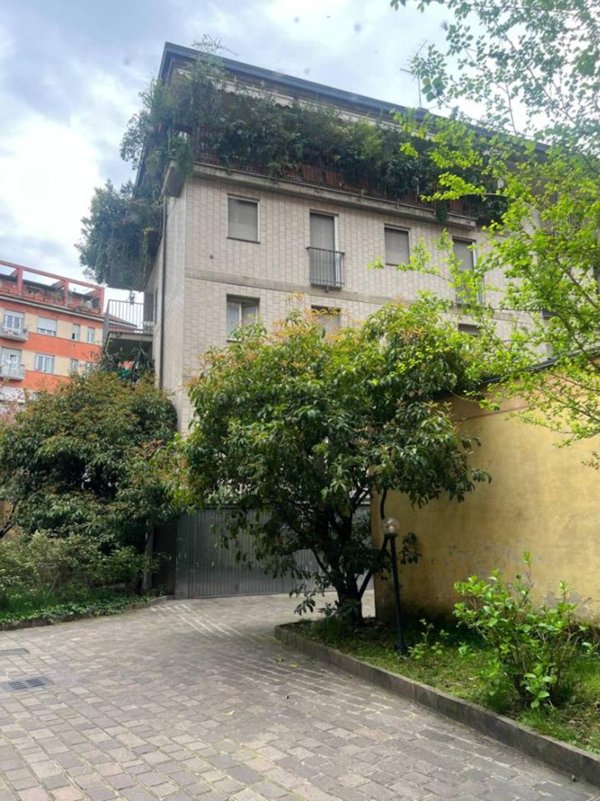 appartamento in vendita a Milano in zona Porta Romana