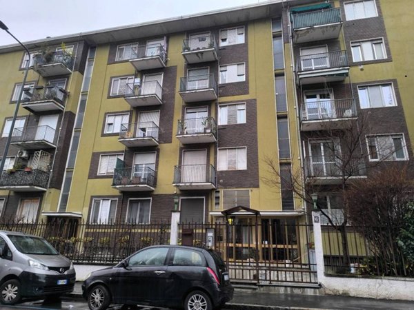 appartamento in vendita a Milano in zona Baggio