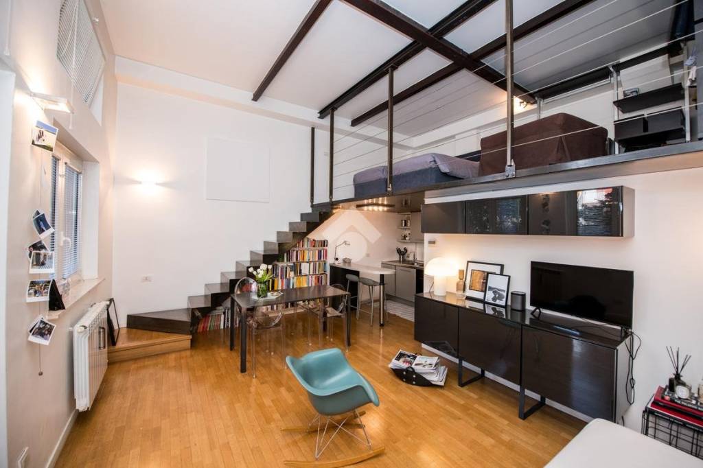 appartamento in vendita a Milano in zona Città Studi
