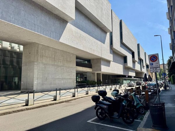 appartamento in vendita a Milano in zona Bocconi