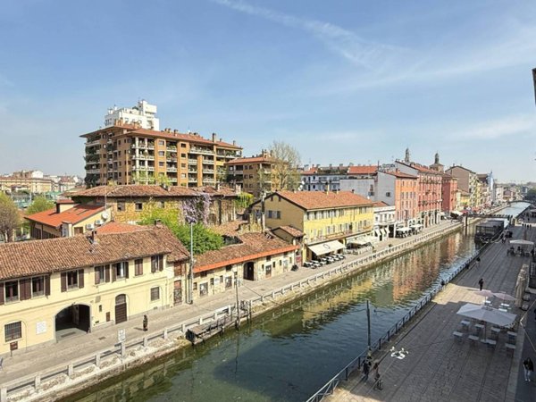 appartamento in vendita a Milano in zona Porta Genova