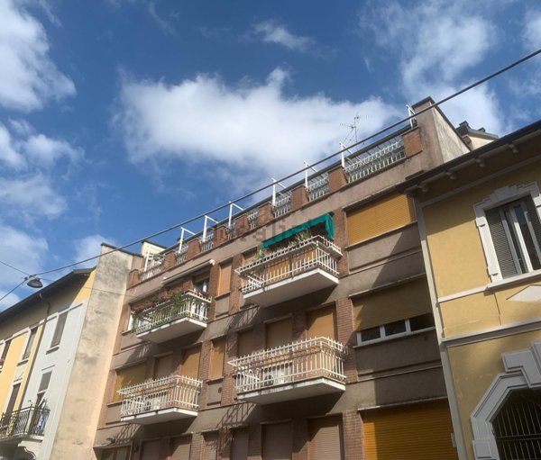 appartamento in vendita a Milano in zona Vigentino