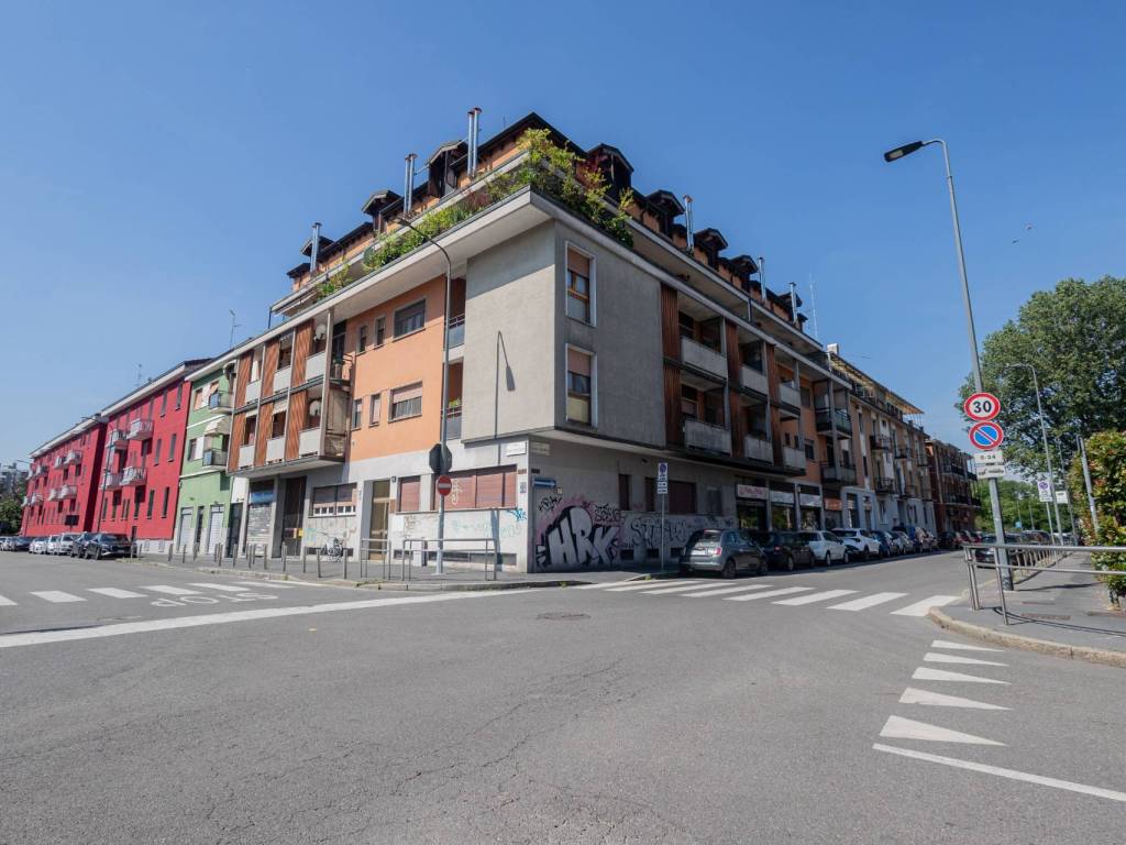 negozio in vendita a Milano in zona Chiesa Rossa