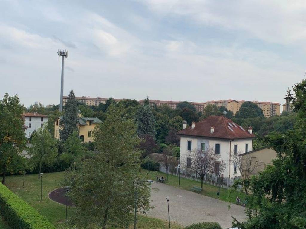 appartamento in vendita a Milano in zona Trenno