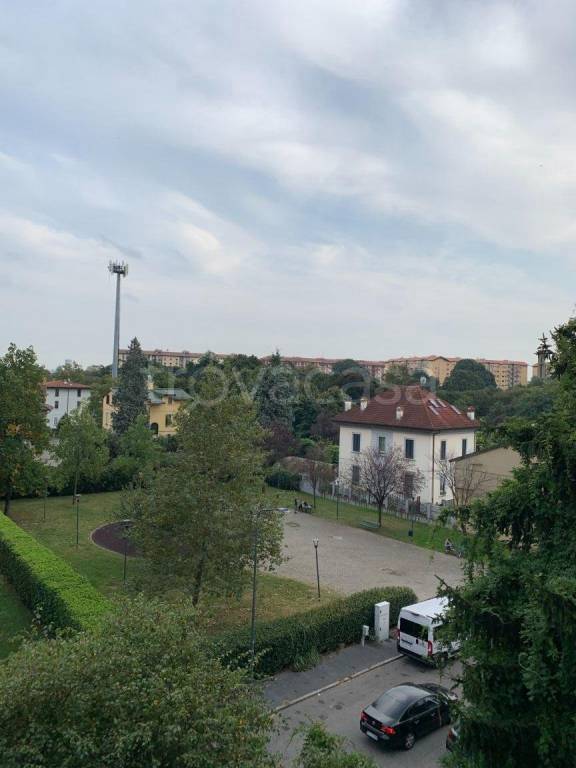 appartamento in vendita a Milano in zona Gallaratese
