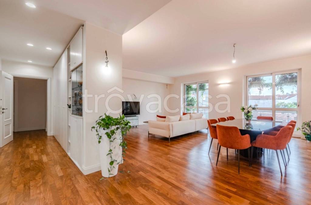 appartamento in vendita a Milano in zona Loreto