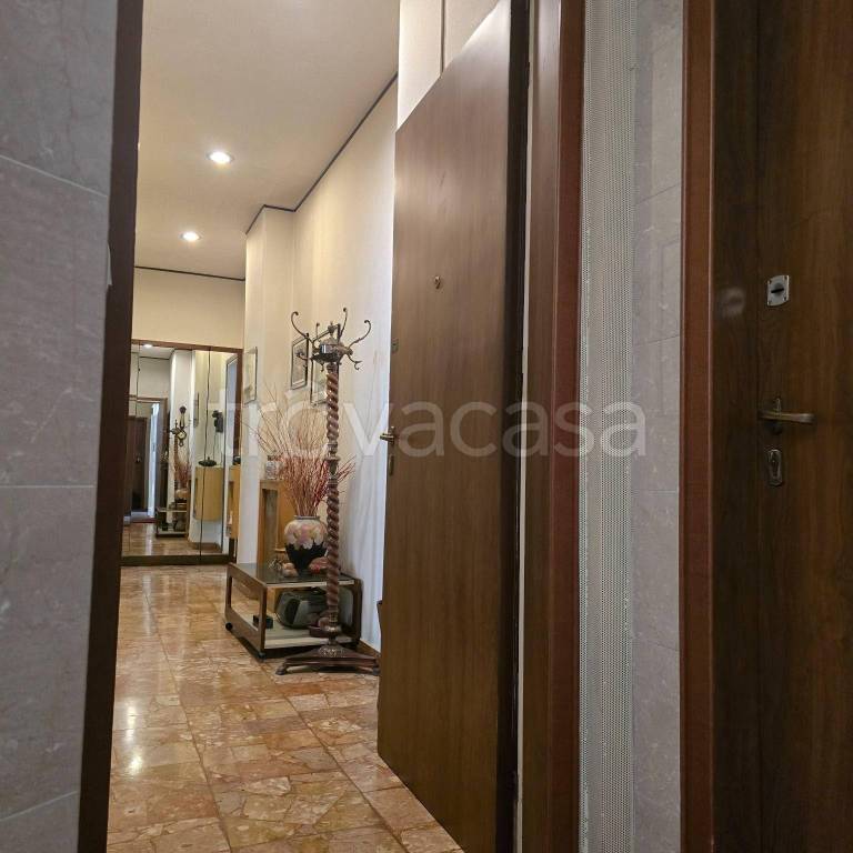 appartamento in vendita a Milano in zona Prato Centenaro