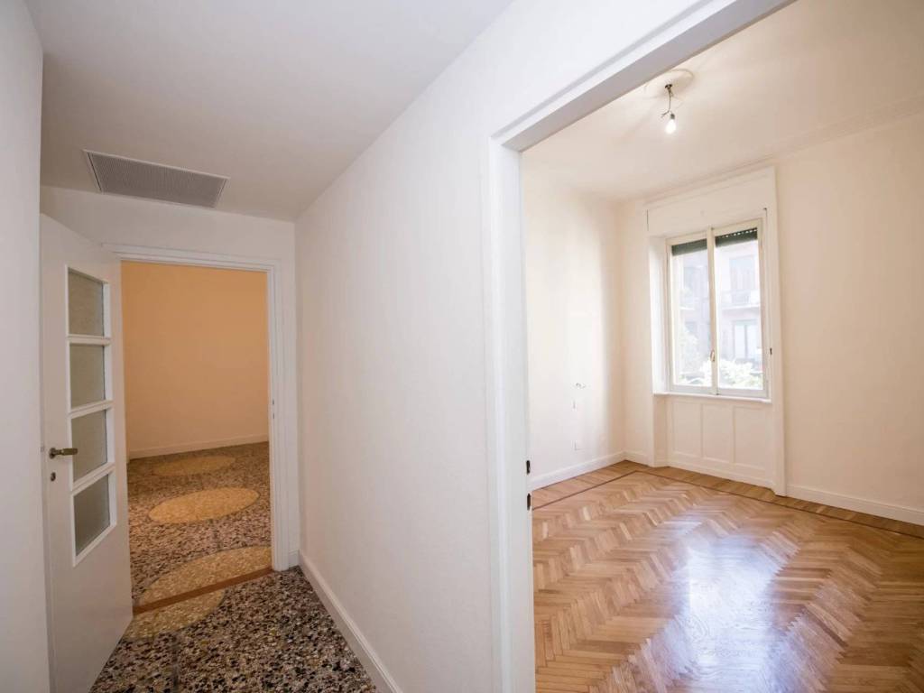 appartamento in vendita a Milano in zona Centro Direzionale