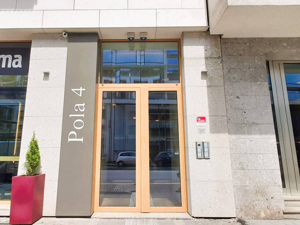 appartamento in vendita a Milano in zona Isola