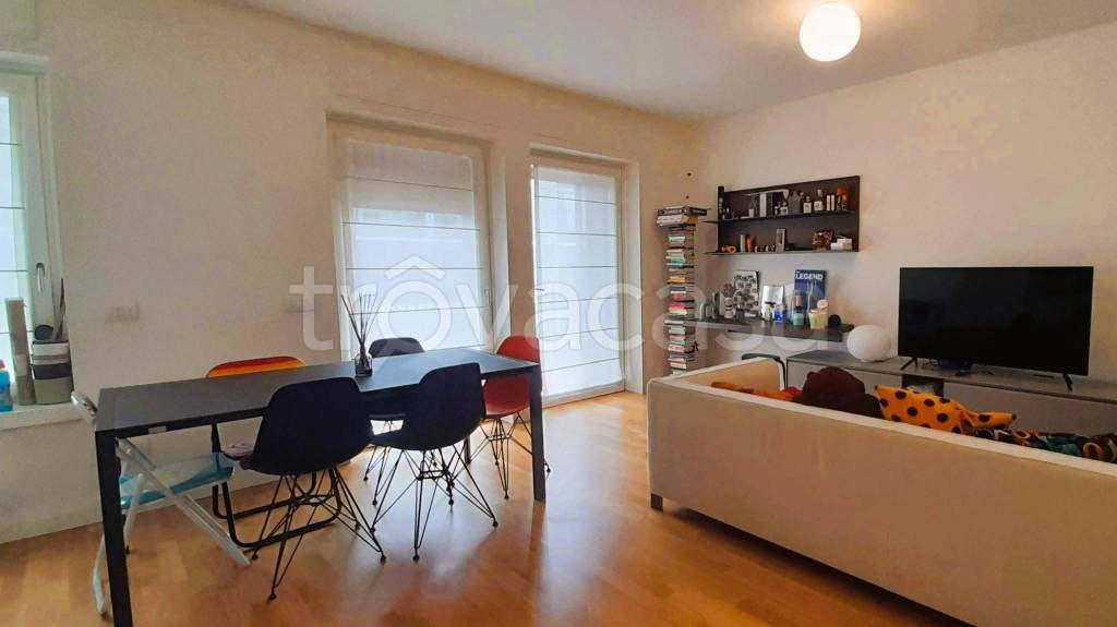 appartamento in vendita a Milano in zona Isola