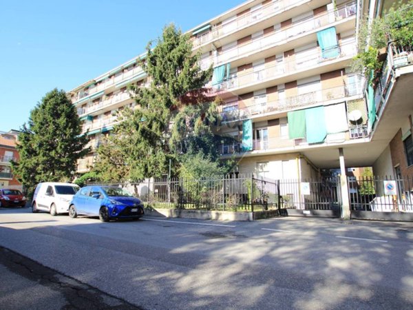 ufficio in vendita a Milano in zona Affori