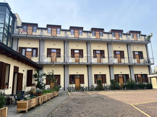 appartamento in vendita a Milano in zona Baggio