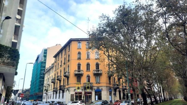negozio in vendita a Milano in zona Città Studi