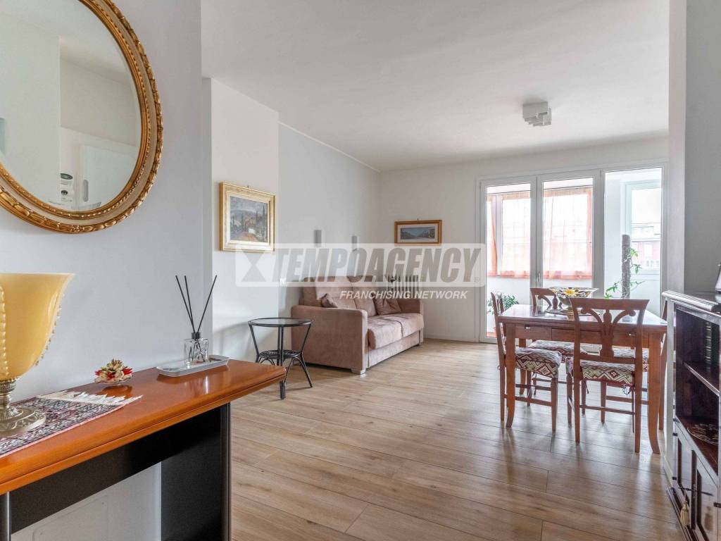 appartamento in vendita a Milano in zona Famagosta