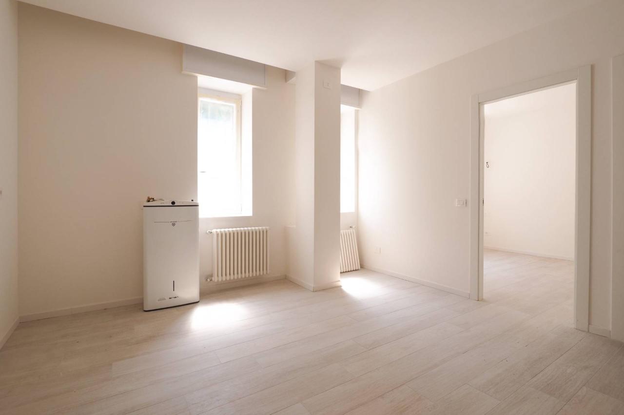 appartamento in vendita a Milano in zona Famagosta