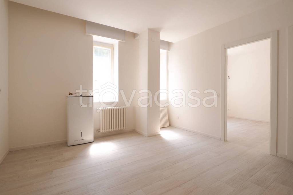 appartamento in vendita a Milano in zona Famagosta