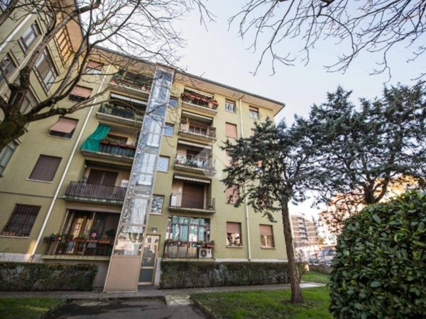 appartamento in vendita a Milano in zona Baggio