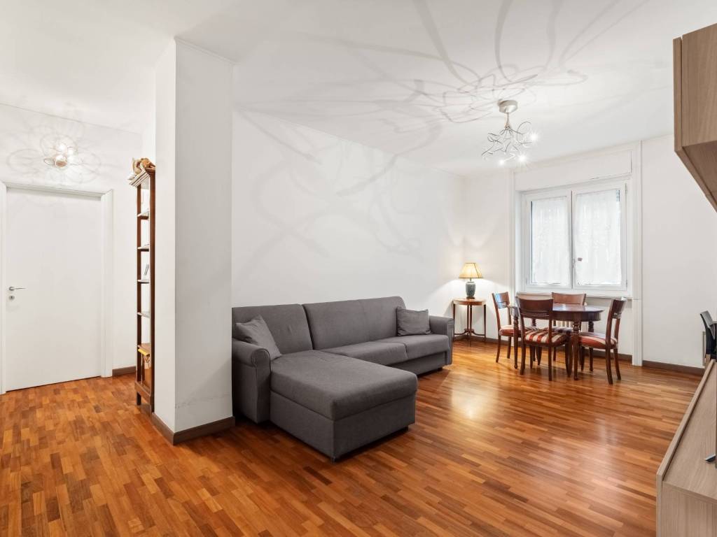 appartamento in vendita a Milano in zona XXII Marzo