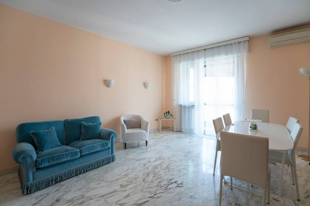 appartamento in vendita a Milano in zona XXII Marzo