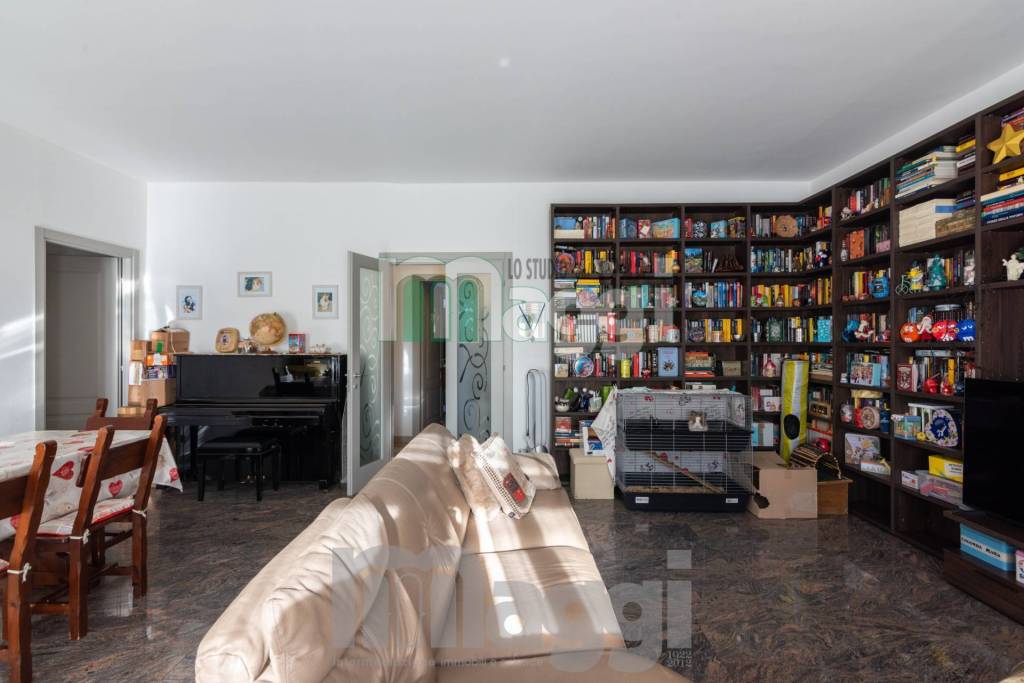 appartamento in vendita a Milano in zona Famagosta